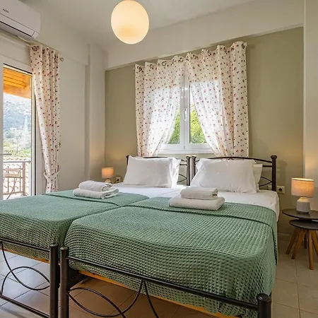 River Apartment *